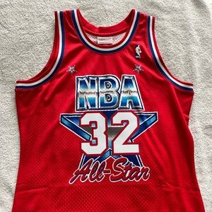 Mitchell & Ness Magic Johnson Swingman Basketball Jersey